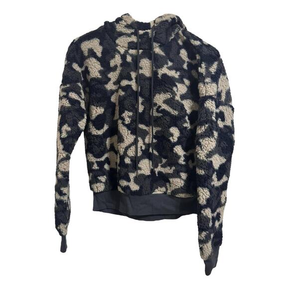 Z by Zella Green Urban Camo Print Faux Shearling Pullover Hoodie Small NEW - Picture 2 of 8